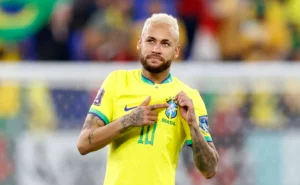 Neymar desafectado de la selección brasileña por lesión.