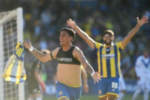 Rosario Central metió un triunfazo ante Vélez en el Gigante.