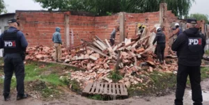 Derriban un búnker en Barrio Barranquitas en Santa Fe.