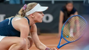 El insólito pedido de Harriet Dart durante un partido.