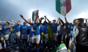 Napoli se consagra campeón de la Serie A de Italia.
