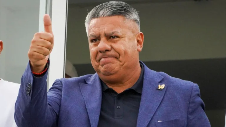 Chiqui Tapia anticipa la vuelta de los visitantes en el fútbol argentino.