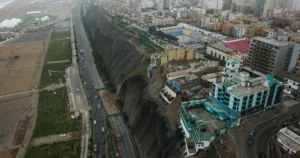 Fuerte terremoto sacudió a Perú este domingo.