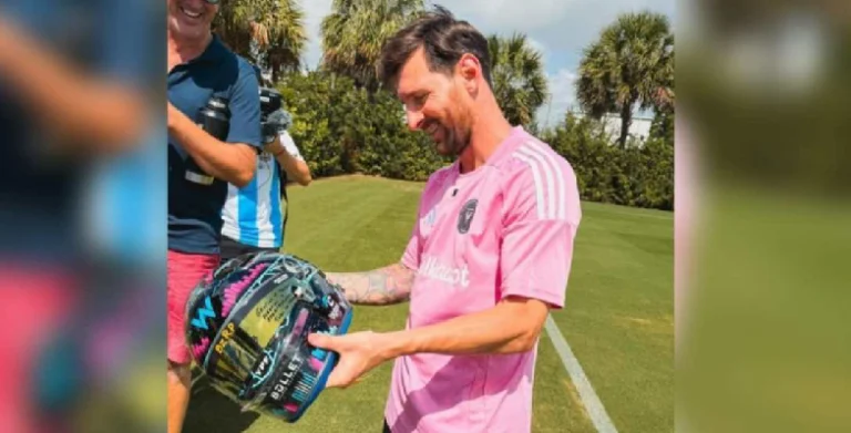 El regalo de Colapinto a Messi.