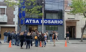Personal no médico va al paro este martes.