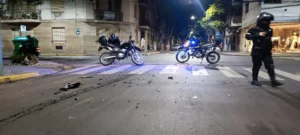Importante choque en zona centro entre dos autos.