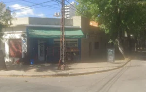 Asaltó un minimarket en el macrocentro y fue detenido.