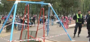 Nena herida tras un accidente con una hamaca en el Parque Independencia.