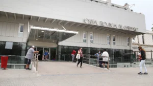 Realizan obras en el aeropuerto y el Hospital Centenario para reducir el consumo energético.
