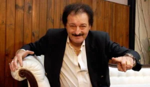 Internaron al cantante Alcides.