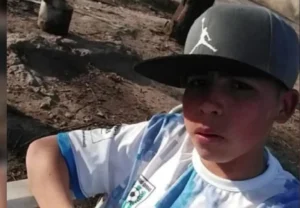 Marcha en Capitán Bermúdez por la muerte de Mateo Arévalo.
