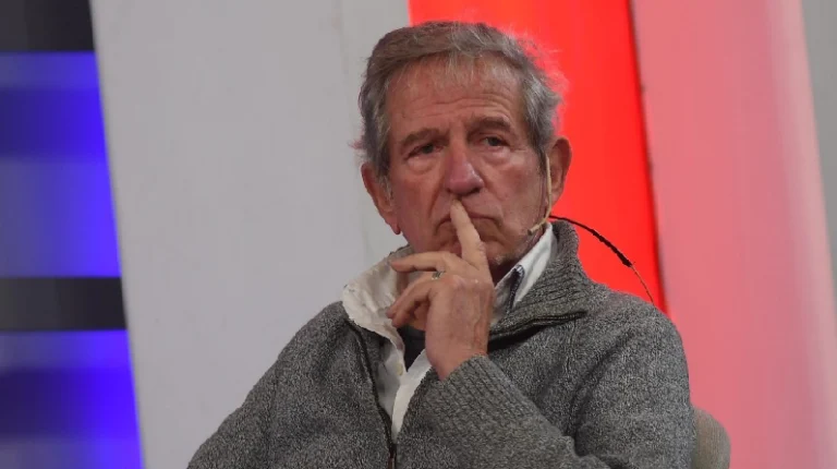 Pablo Alarcón habría sufrido un ACV a bordo de su auto.