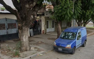 Escruche en un minimercado de Barrio Tablada.