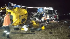 Choque de camiones en la Autopista Rosario-Córdoba.