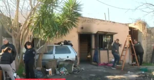 Voraz incendio en Casiano Casas.