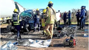 Tres muertos al chocar contra un tren de carga en Entre Ríos.