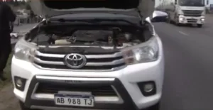 Hallan camioneta robada en Lomas de Zamora.