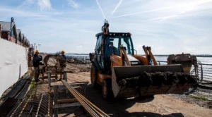 Avanzan las obras en la Rambla del Tricentenario.