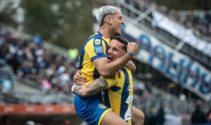 Rosario Central goleó a Gimnasia 3-0.