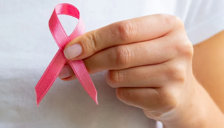 Campaña de concientización contra el cáncer de mama en Rosario.