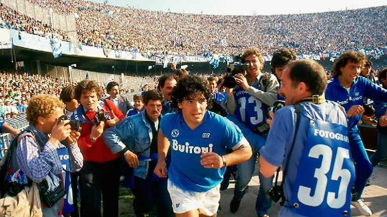Subastarán artículos de Diego Maradona.