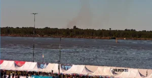 Incendios en las islas mientras se celebraba el Tricentenario.