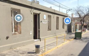 San Lorenzo: alumna golpeada al salir de la escuela.