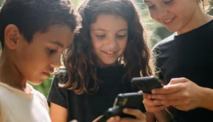 Santa Fe impulsa el uso responsable de pantallas en niños y adolescentes