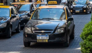 Choferes de taxis exigen una suba de la tarifa