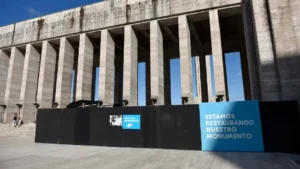 Empiezan obras de restauración en el Monumento a la Bandera