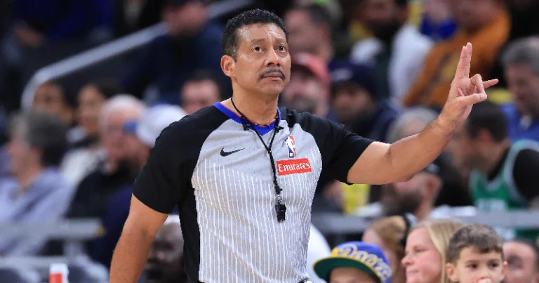 NBA: el árbitro Bill Kennedy se lesionó y asustó a todos