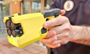 Patrullero y operativo policial en Villa Gobernador Gálvez