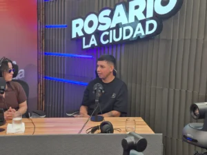 Ángel Giménez, el barbero de los futbolistas, en "De Acá"