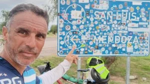 Ciclista rosarino en viaje por rutas argentinas