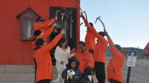 Un sargento y una bióloga se casaron en la Antártida