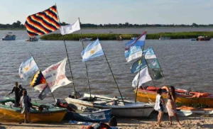 Banderazo contra la reprivatización del río Paraná en la región