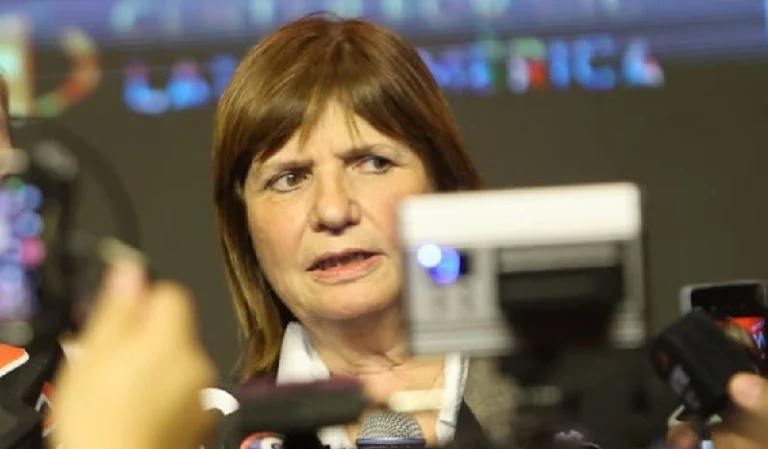 Bullrich le presentó su renuncia al bloque a Milei