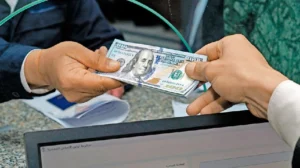 El dólar se mantiene estable en los mercados