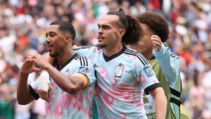 Bélgica derrotó a Senegal 3-2 y pasó a octavos