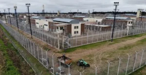 Ingreso al Complejo Penitenciario de Piñero, en la provincia de Santa Fe