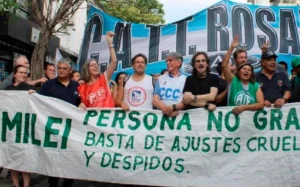 Marcha ante la llegada de Milei a Rosario