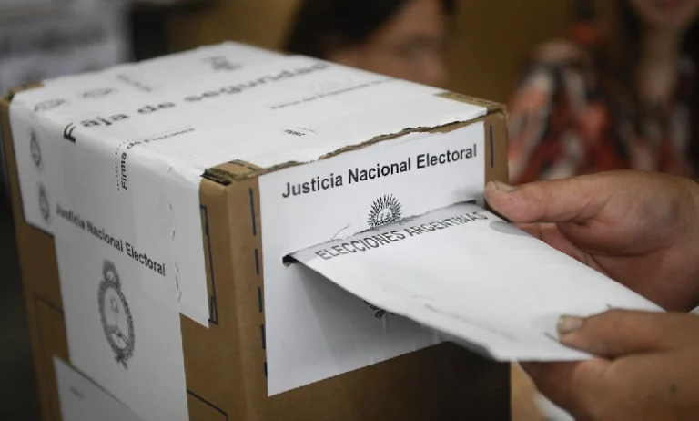El Gobierno busca avanzar con la reforma electoral y apunta al 15 de septiembre para tratarla