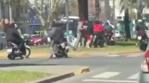 Tercer detenido por el robo de camisetas a un vendedor ambulante el domingo pasado