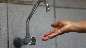 Anuncian un importante corte de agua para Rosario este domingo