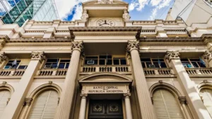 el gobierno intervino en las reservas para estabilizar el dólar