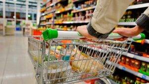 En abril, una familia necesitó $830 mil para no ser pobre