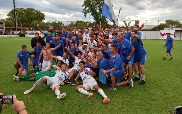 Argentino le ganó 2-0 a Central Córdoba por el clásico rosarino de ascenso