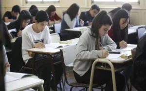 7 de cada 10 estudiantes sueñan con una carrera universitaria