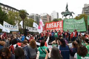 Docentes marchan en Rosario por seguridad