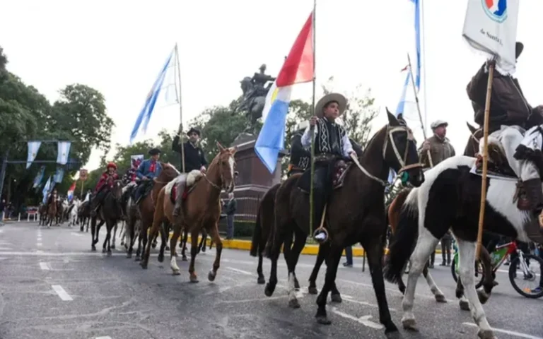 9 de julio en Rosario: Jornada patria con música, ferias y desfiles